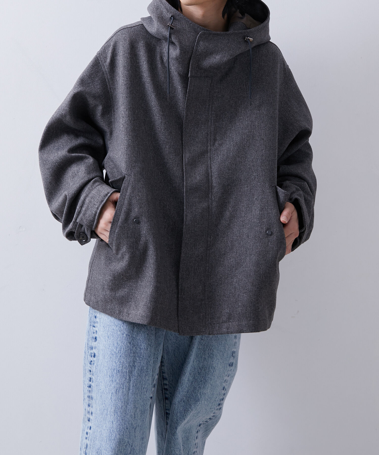 ADAM ET ROPE'「【TECHTWEED】ショート フード オーバーサイズ ブルゾン / ロングシーズン着用可能 / イージーケア /サステ」|ブルゾン・スタジャン|