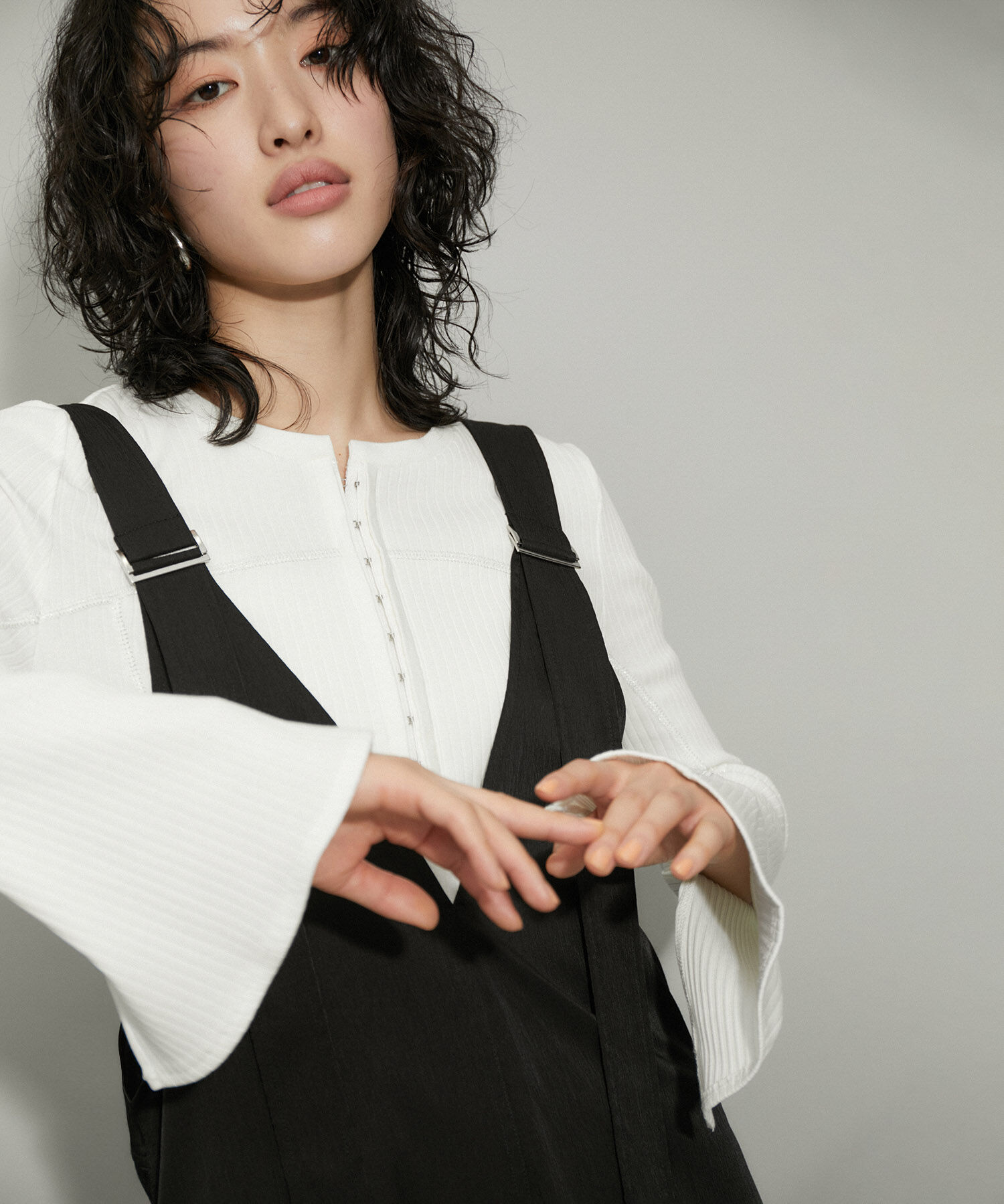 ADAM ET ROPE'「【WEB限定】フレアスリーブフロントホックロンT」|Tシャツ・カットソー|オフホワイト(15)