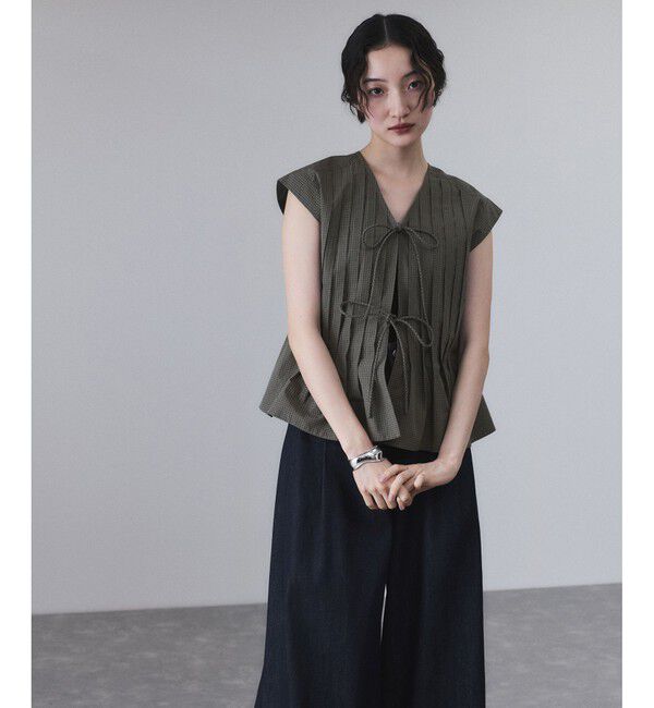 ADAM ET ROPE'「【サステナブル】タックフレアジレブラウス」|シャツ・ブラウス|