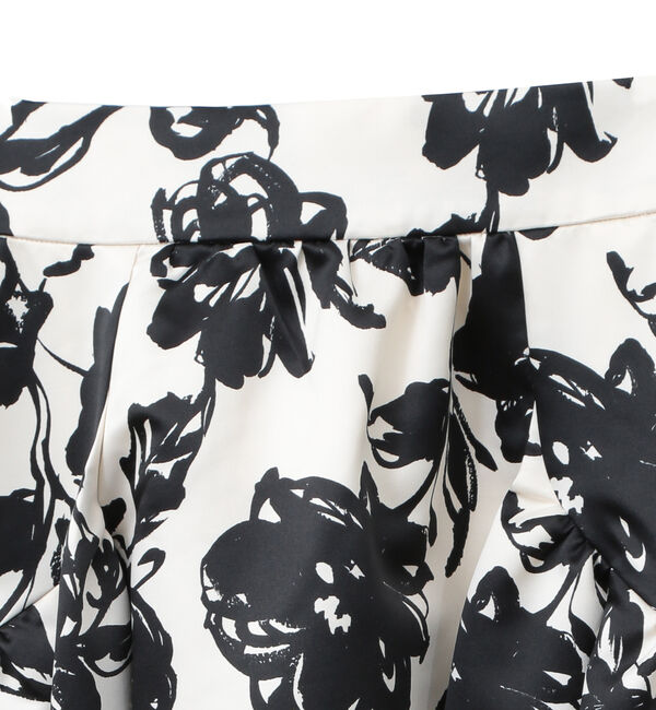 TIARA「シルエットフラワープリントサイドギャザーフレアスカート」|スカート|