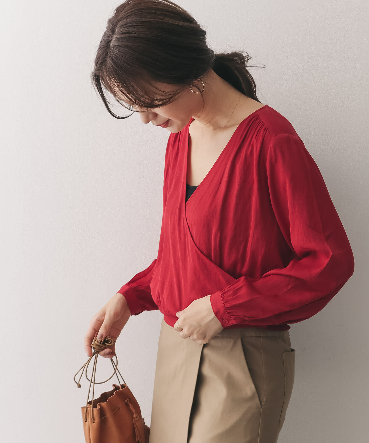 URBAN RESEARCH DOORS「カシュクールブラウス&there4;」|シャツ・ブラウス|レッド