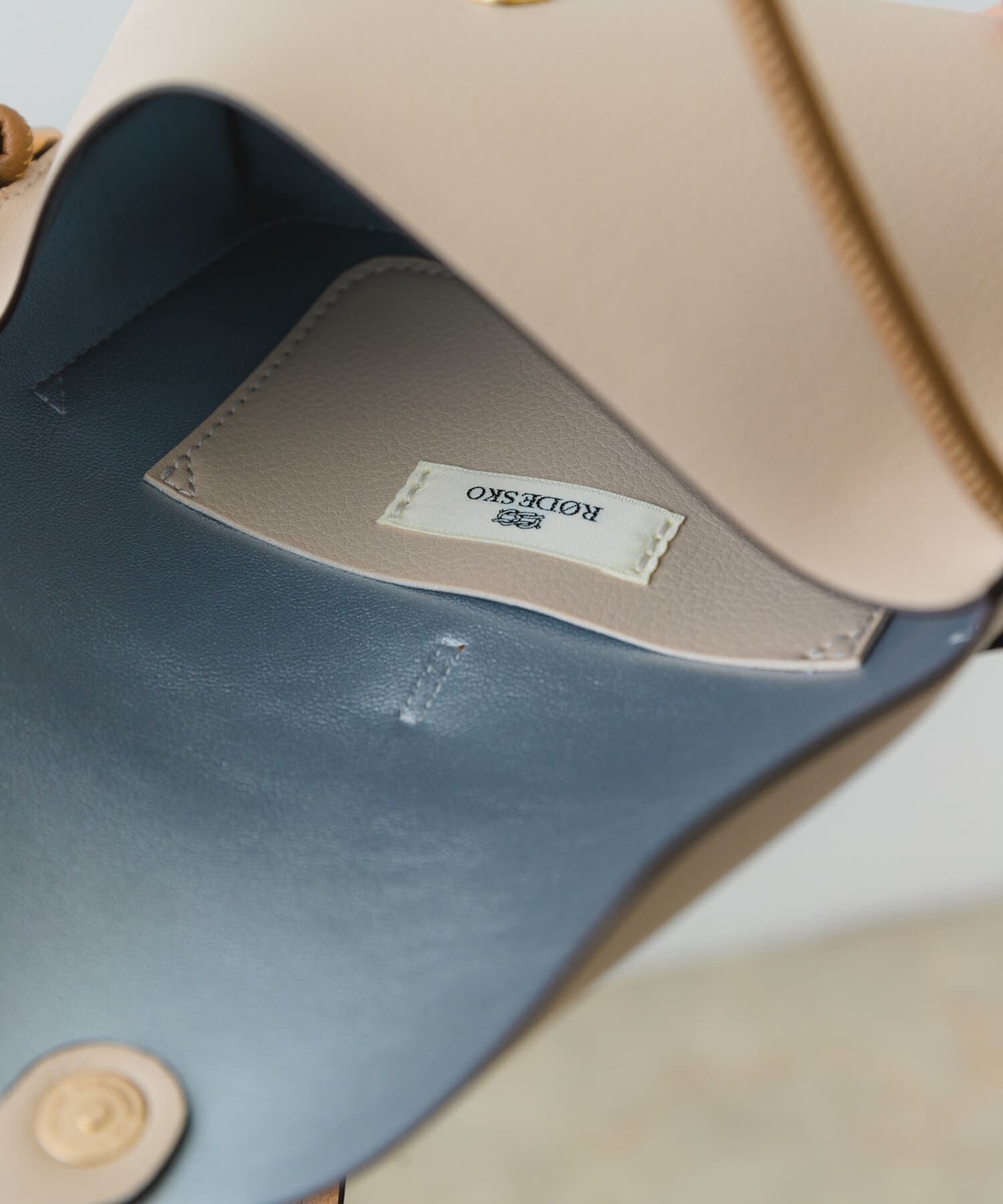 RODE SKO「横型モバイルポシェット」|ショルダー・メッセンジャー|