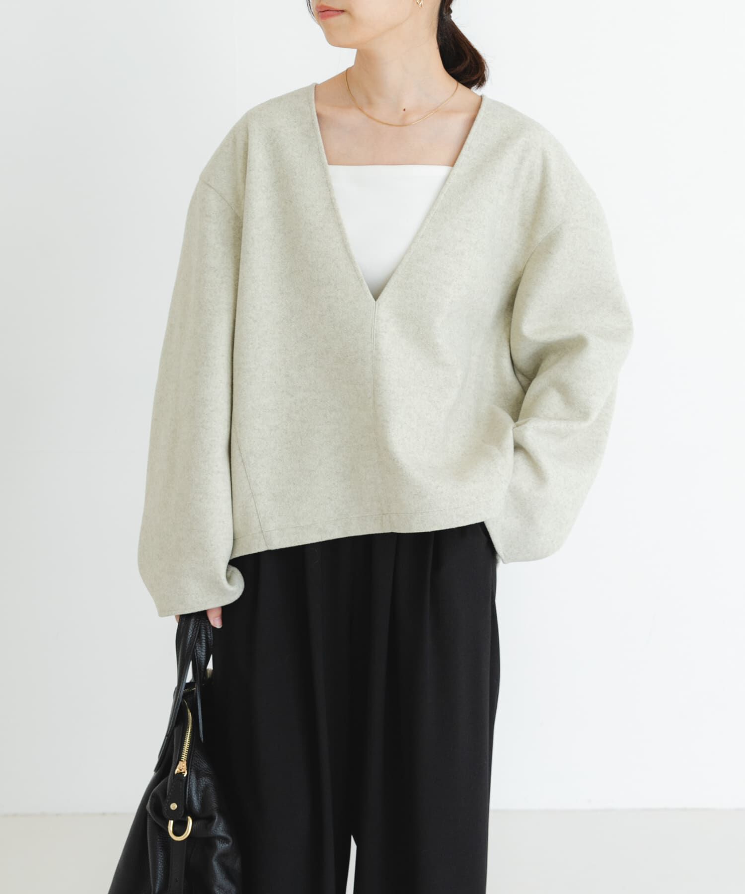 URBAN RESEARCH「ウールライクVネックトップス」|Tシャツ・カットソー|アイボリー