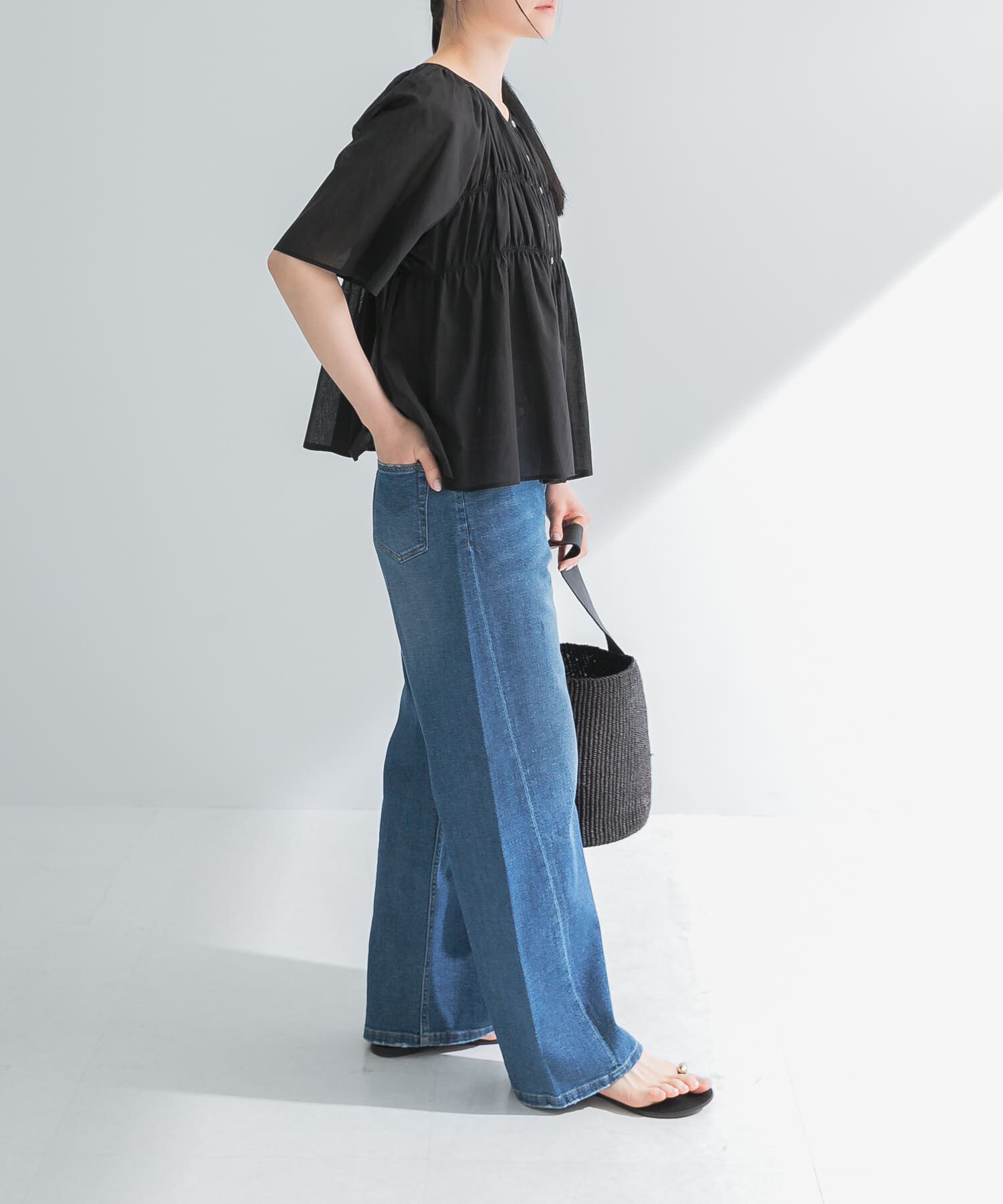 URBAN RESEARCH「『3サイズ展開』綿麻デニムワイドストレートパンツ」|デニム|