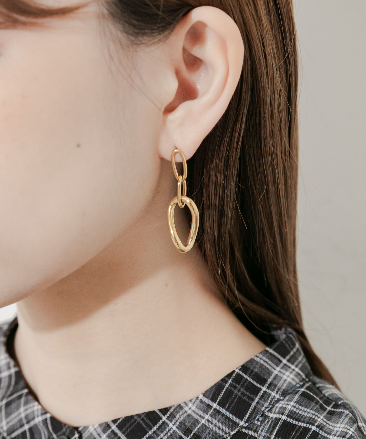 SMELLY「ステンレスニュアンスオーバルチェーンピアス」|ピアス|ゴールド