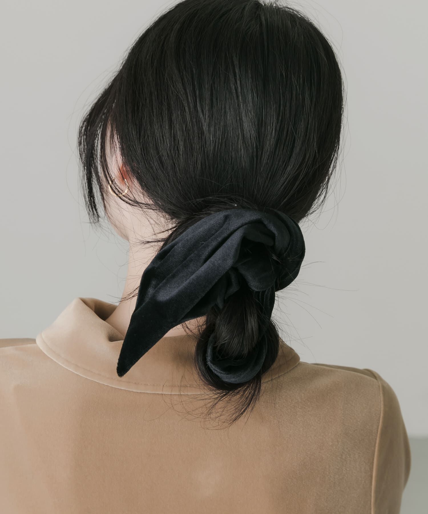 SMELLY「ベロアマルチWAYヘアカフ」|ヘアゴム・シュシュ|