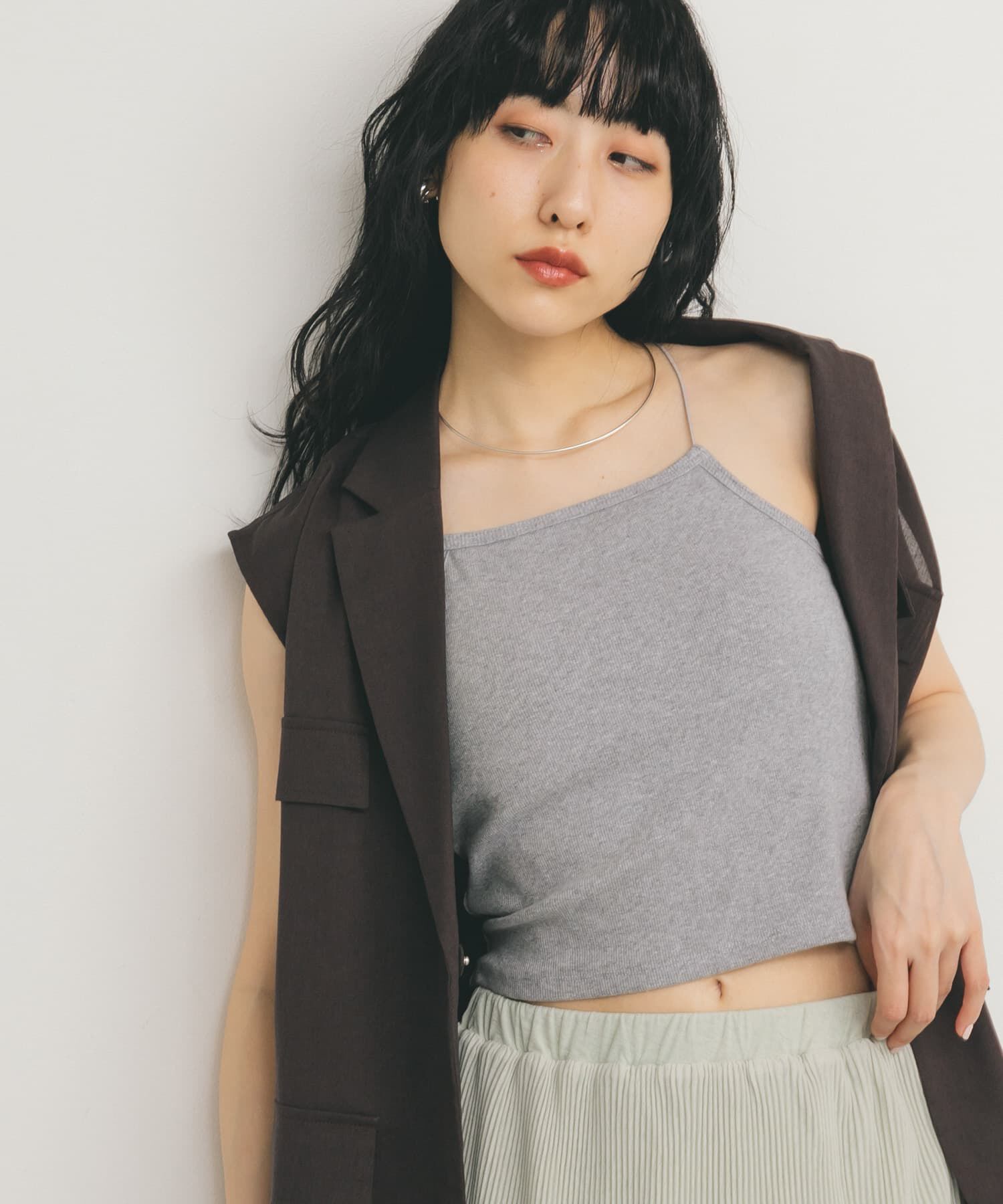  「カップ付きクロップドキャミソール」|キャミソール|グレー