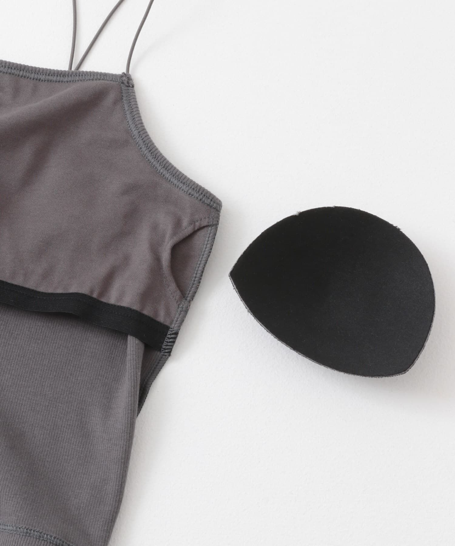  「カップ付きクロップドキャミソール」|キャミソール|