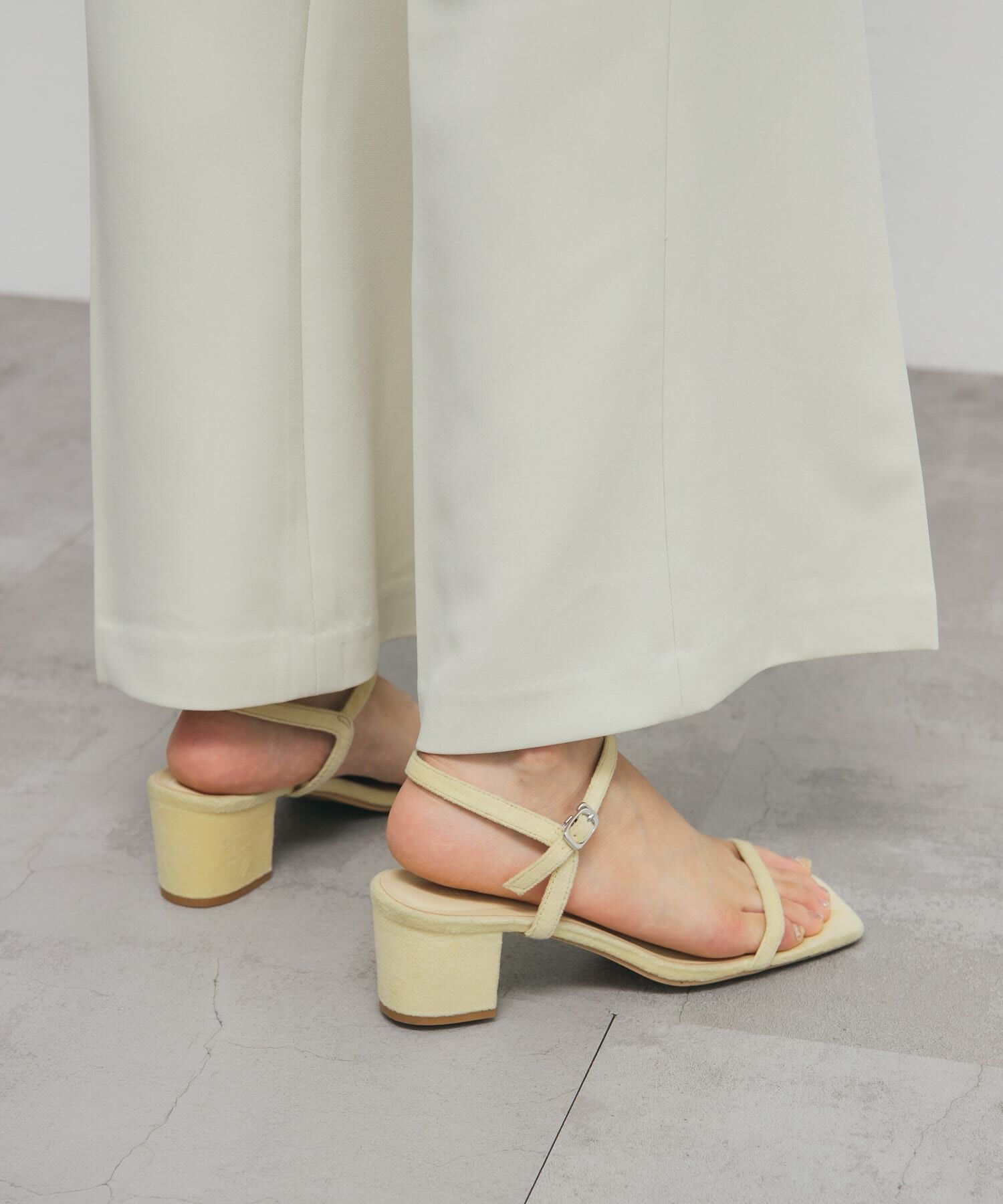  「スリムストラップサンダル」|サンダル|イエロー