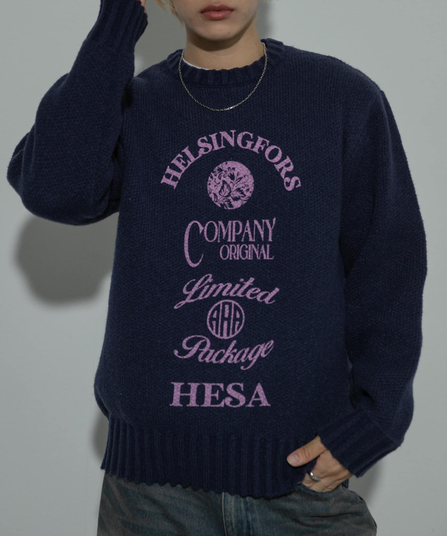 SENSE OF PLACE by URBAN RESEARCH「『洗濯可』グラフィックプリントニット」|ニット・セーター|ネイビー