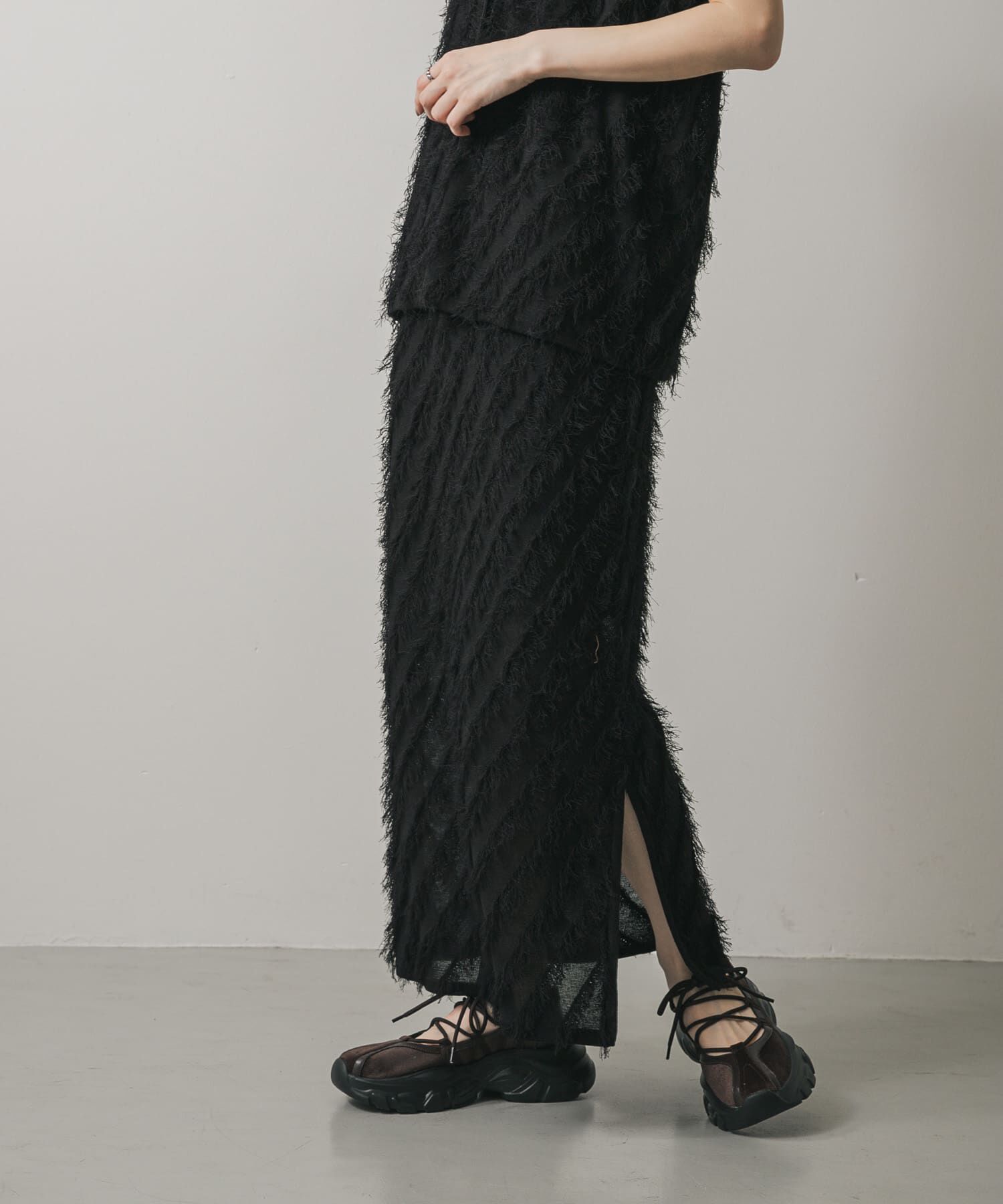 SENSE OF PLACE by URBAN RESEARCH「フリンジニットスカート」|スカート|ブラック