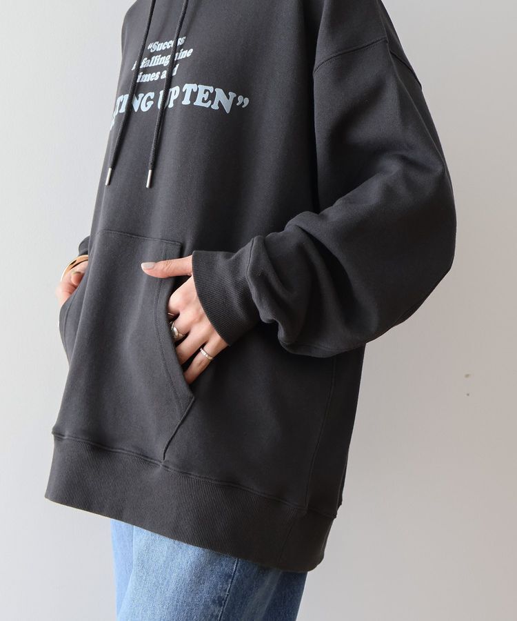 AMERICAN HOLIC「フロッキーロゴプリント裏毛パーカー」|スウェット・ジャージ|