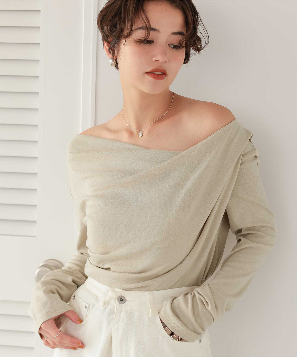 titivate「オフショルダーロングスリーブTシャツ」|Tシャツ・カットソー|ベージュ