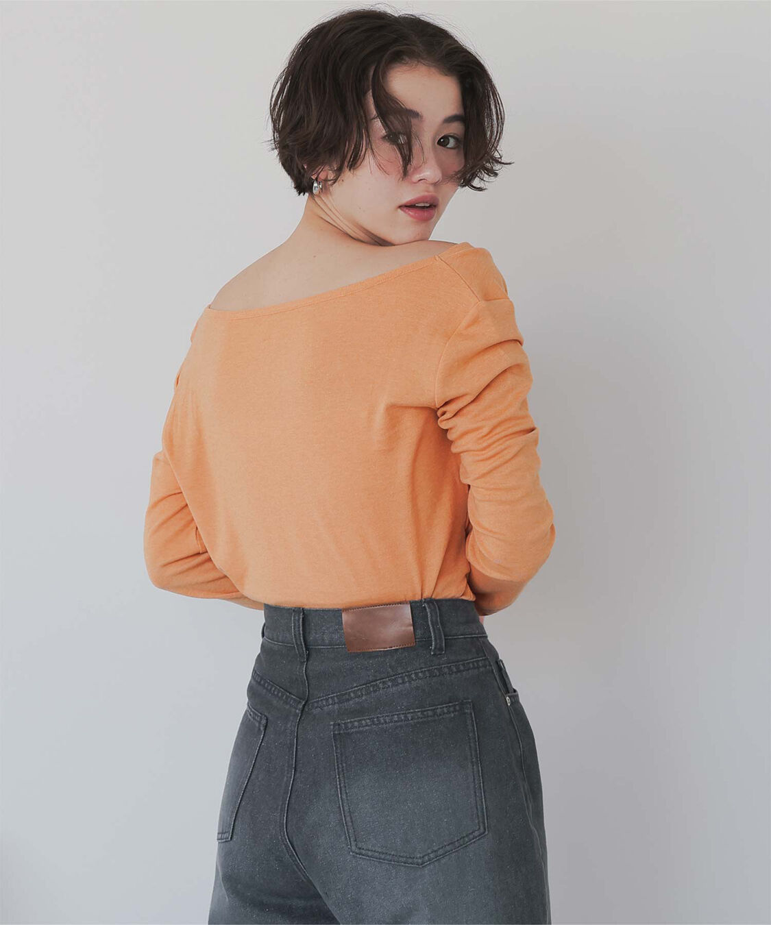 titivate「オフショルダーロングスリーブTシャツ」|Tシャツ・カットソー|