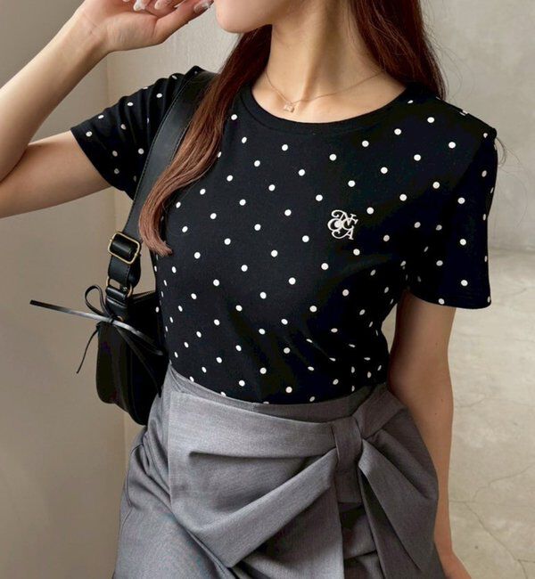  「ワンポイント刺繍ドットTシャツ」|プルオーバー|ブラック