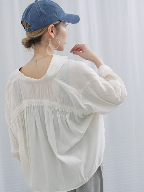 Samansa Mos2 blue「ショート丈シャーリングブラウス」|シャツ・ブラウス|オフホワイト