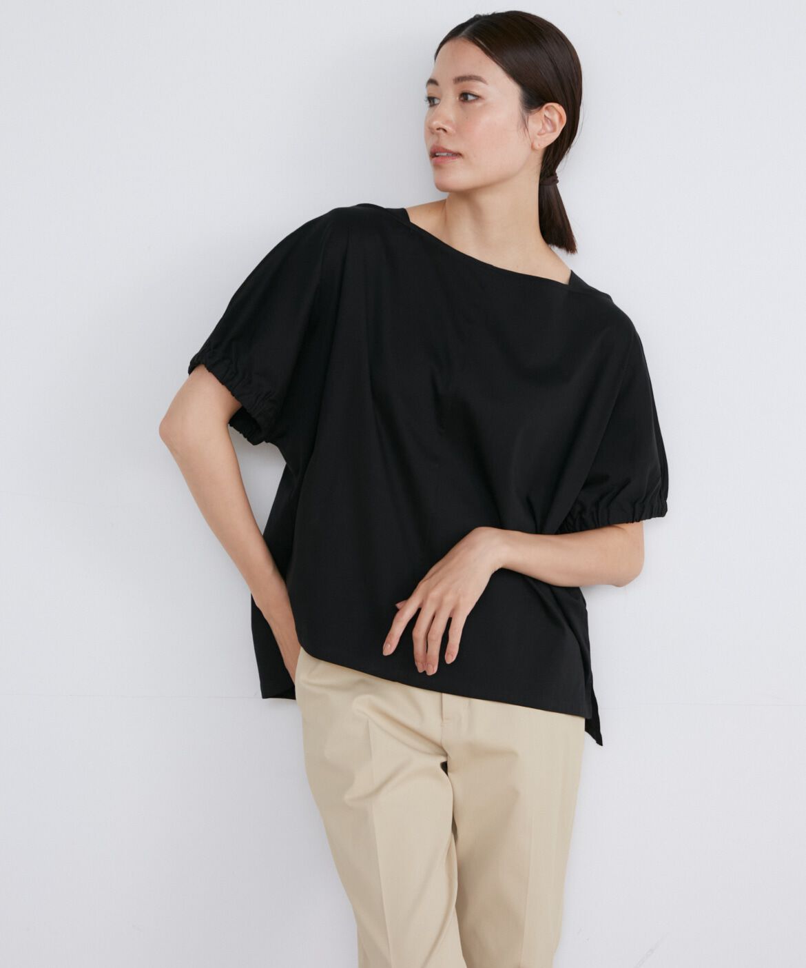 INED「《大きいサイズ》ボートネックドルマンプルオーバー」|Tシャツ・カットソー|ブラック