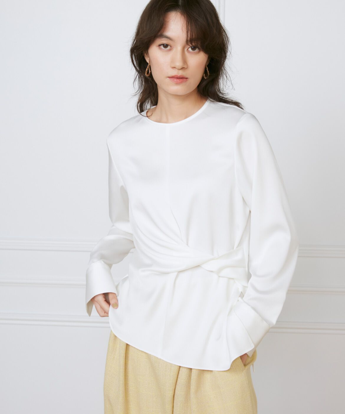 INED「ウエストひねりブラウス《la veille by SUPERIOR CLOSET》」|シャツ・ブラウス|オフホワイト1