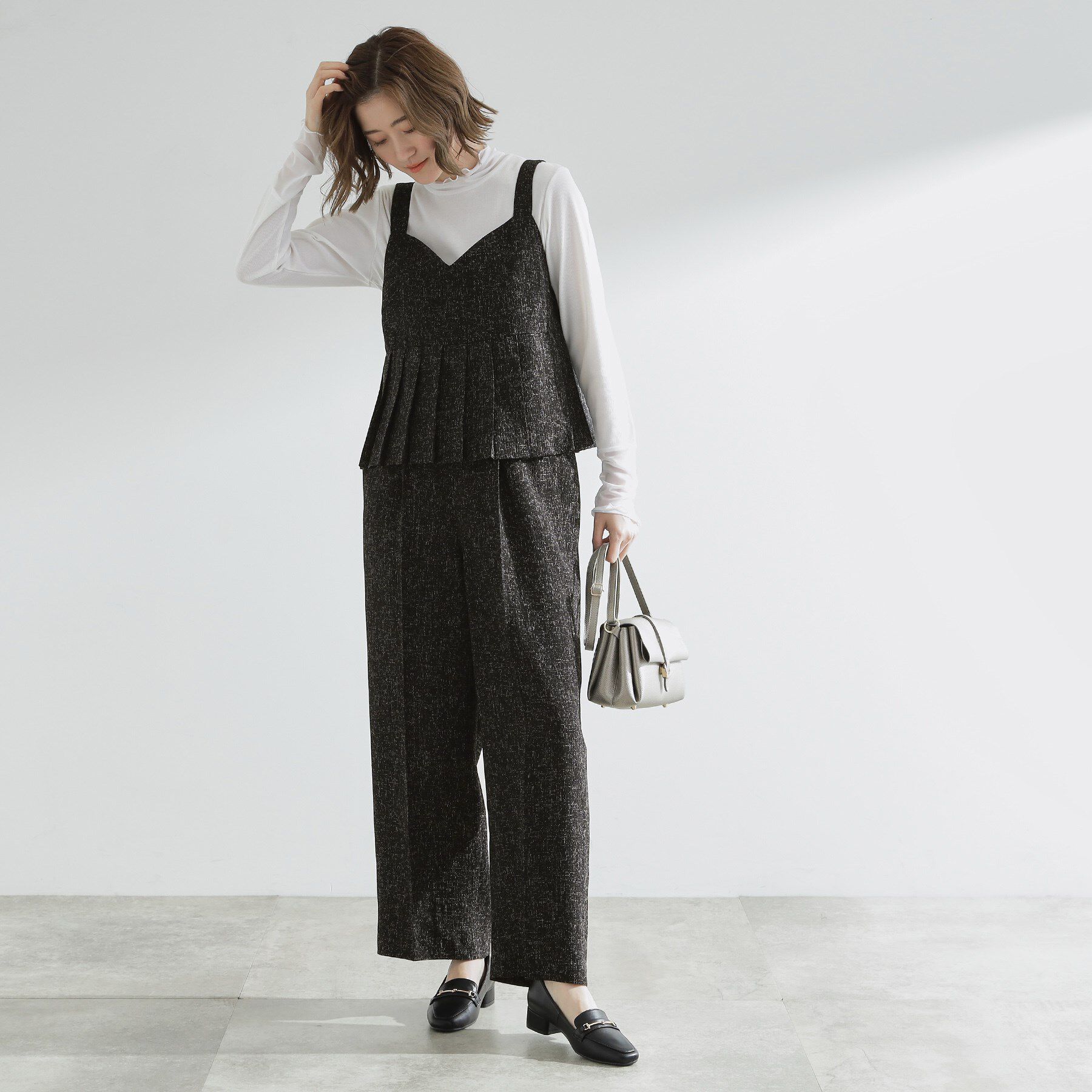 grove「【2点SET/体型カバー】夏から秋まで着まわせる！プリーツビスチェセットアップ」|スーツ|ブラックミックス(0