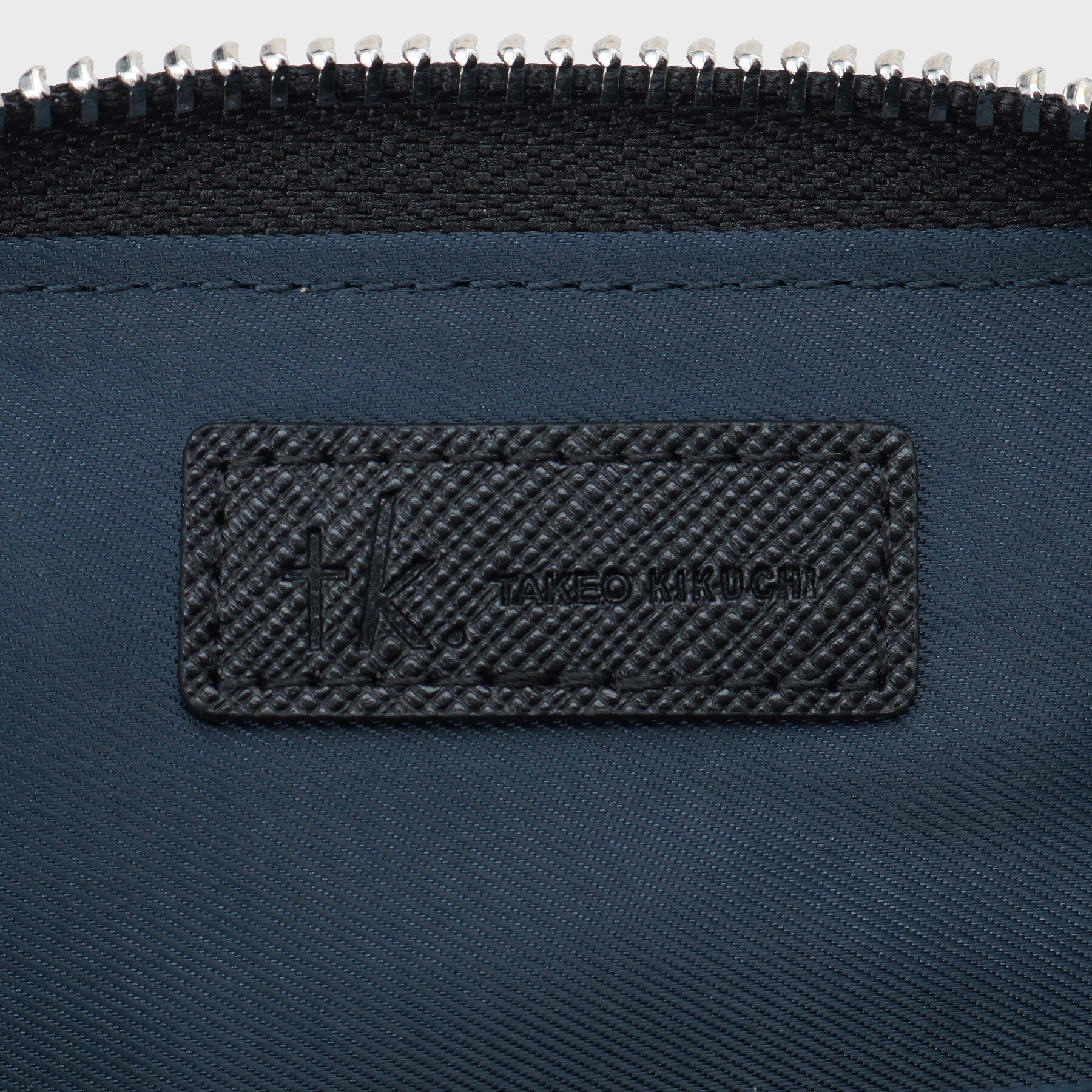 tk.TAKEO KIKUCHI「ストラップ付三方ZIPウォレット」|財布|