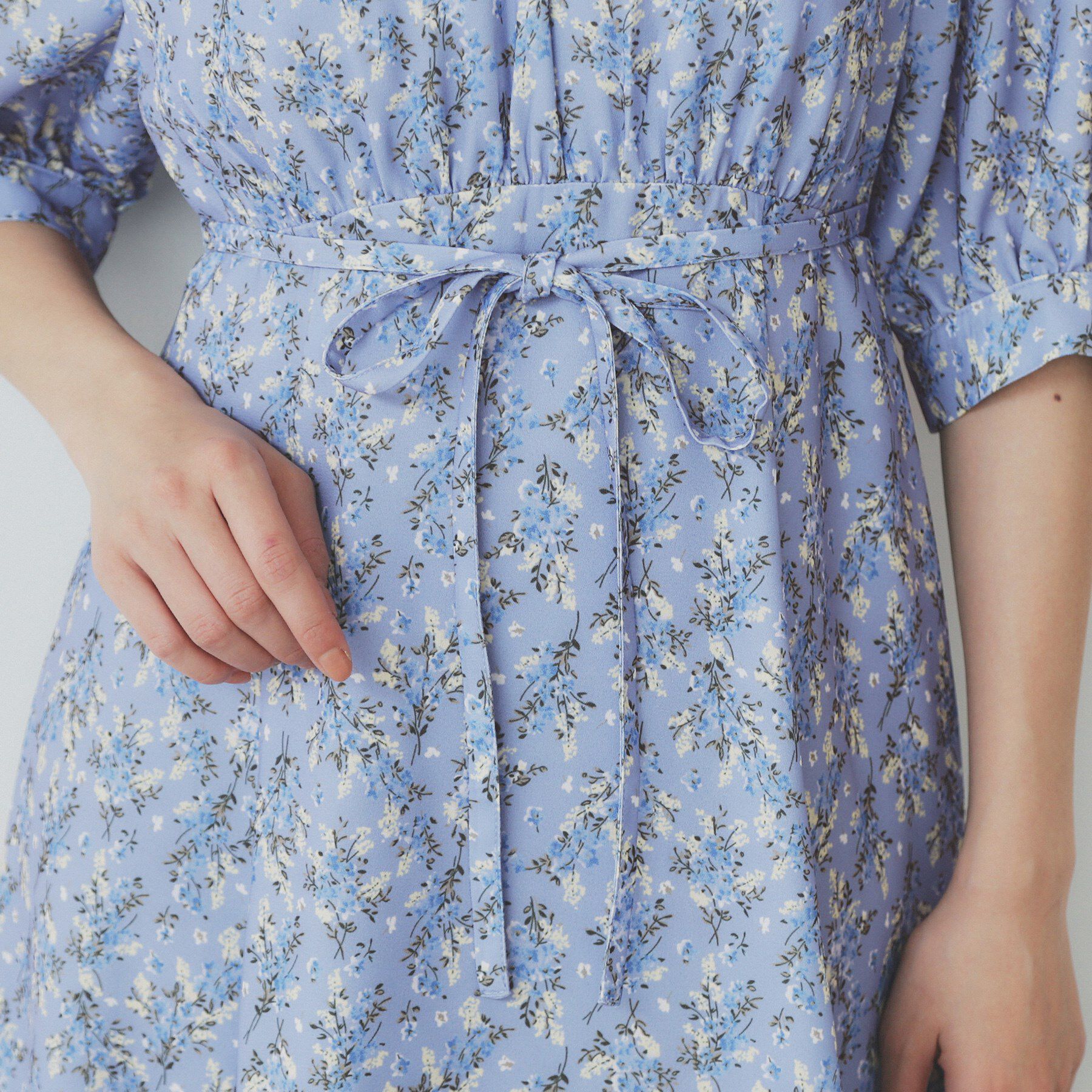 index「スタンドネック小花柄ワンピース【洗濯機洗い可/イージーアイロン】」|ワンピース|