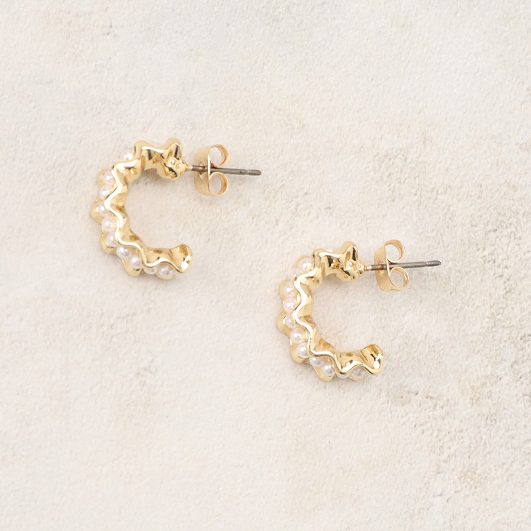 OPAQUE.CLIP「メタル&times;フェイクパールピアス」|ピアス|ゴールド(007)