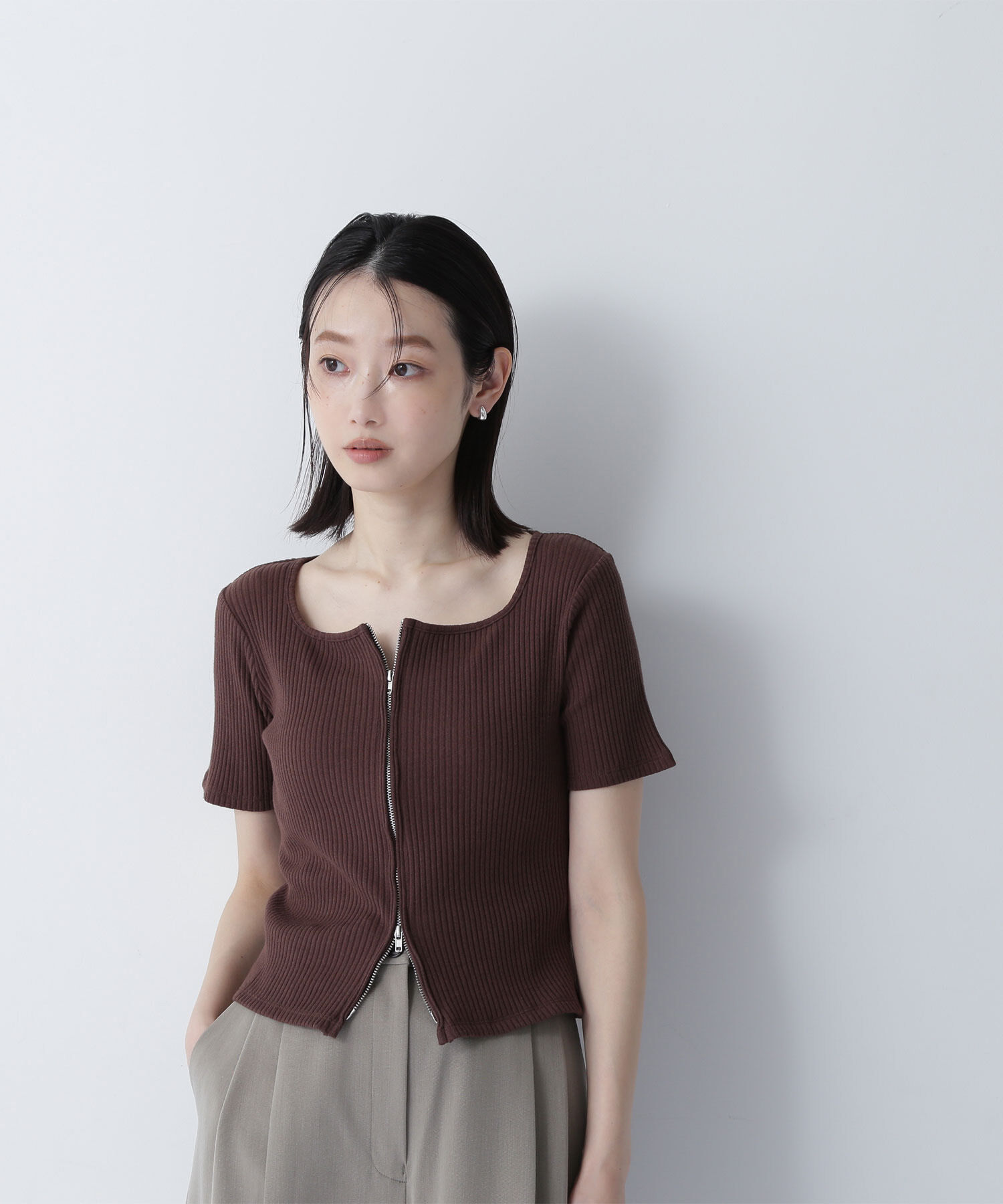  「コンパクトジップトップス」|Tシャツ・カットソー|ブラウン