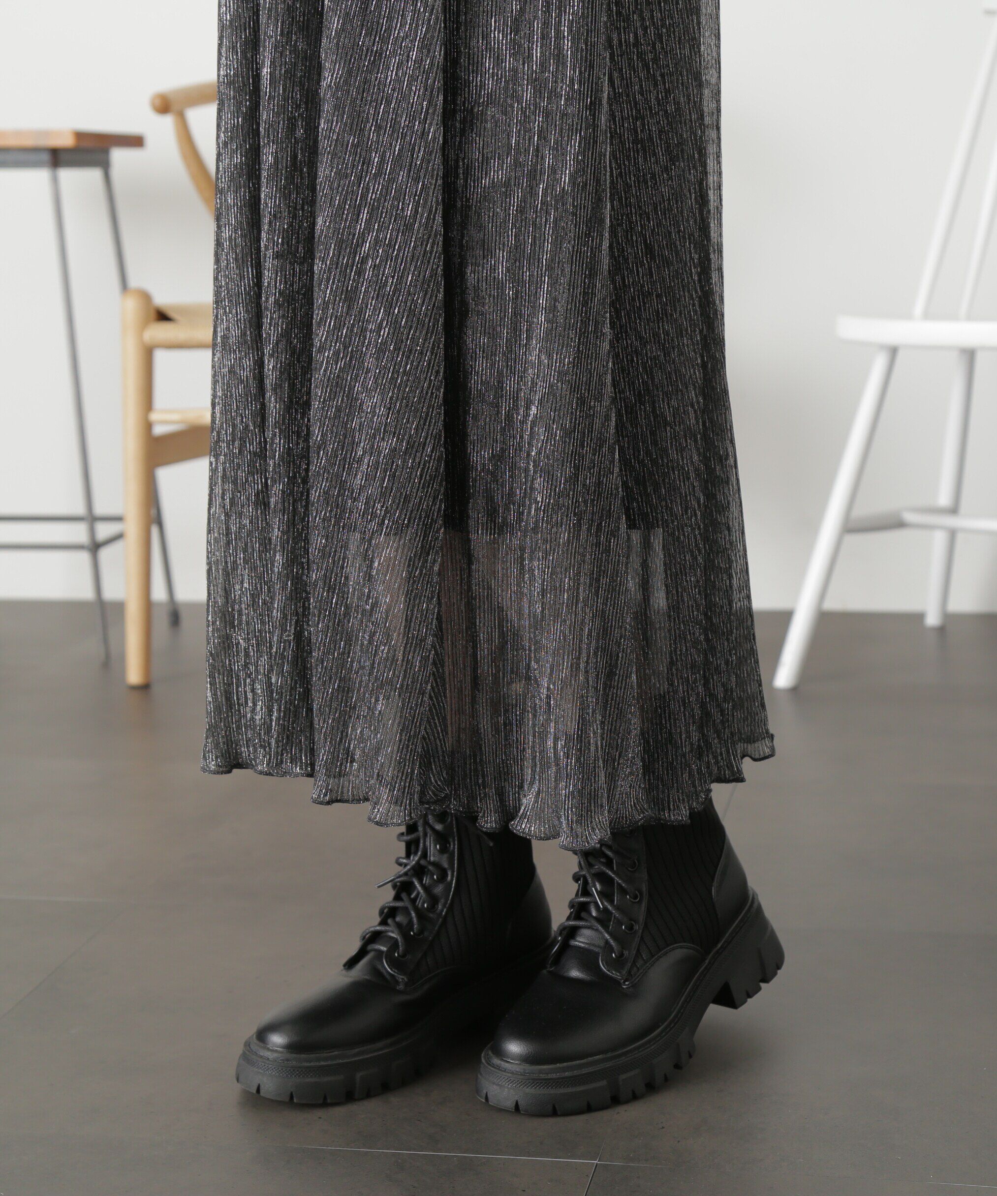  「［シルバーカラーWEB限定］ラメプリーツスカート」|スカート|