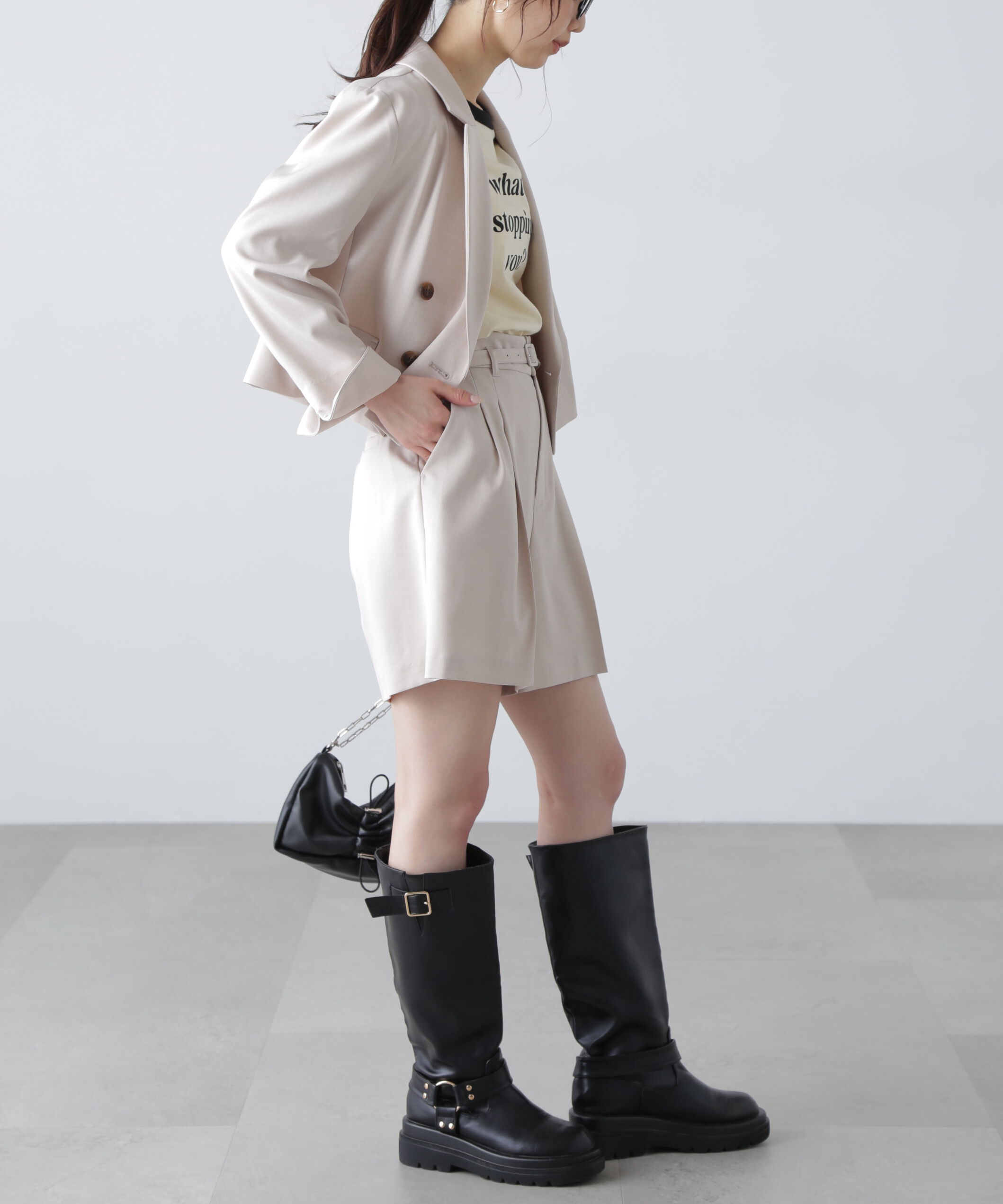  「梳毛調合繊ベルト付きタックショートパンツ」|その他|