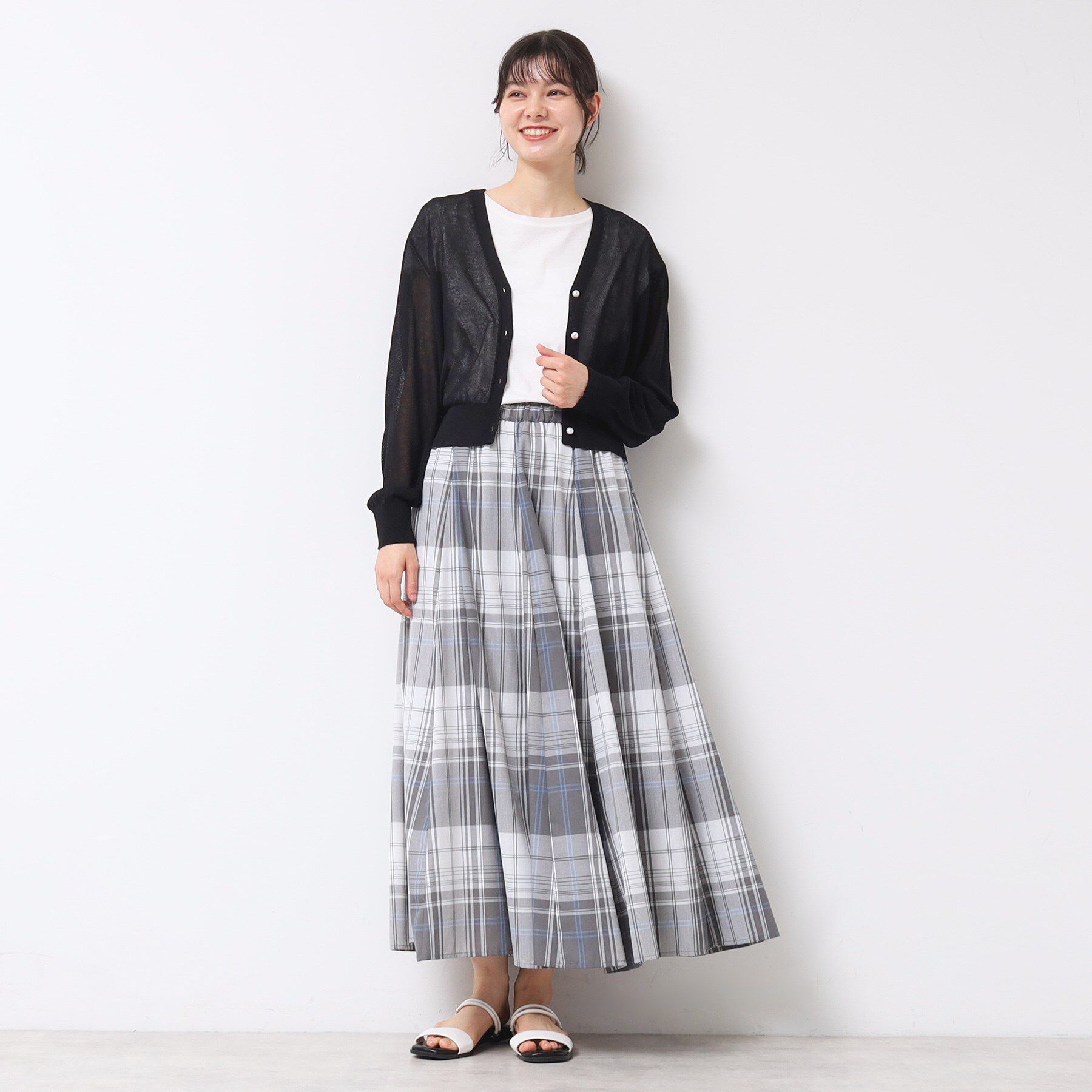 Dessin「【UVカット・洗える】パール調ボタンシアーカーディガン」|カーディガン|