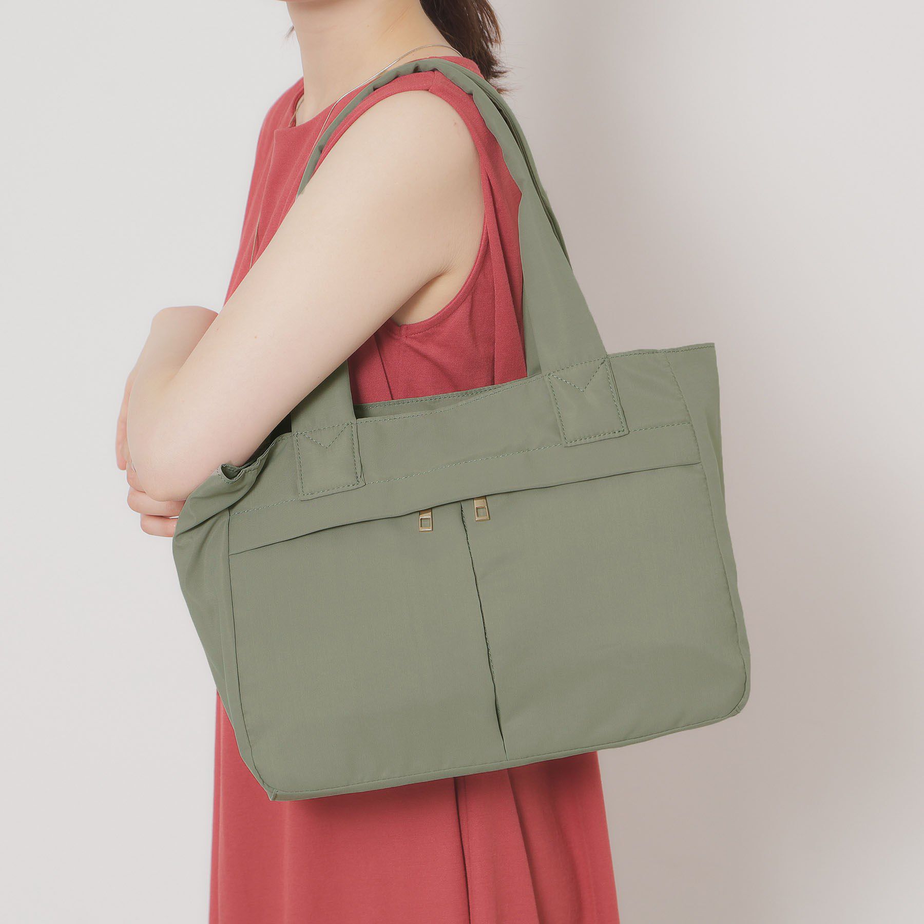 ITS&rsquo;DEMO「【A4対応／9ポケット】ふんわり軽量トート」|トートバッグ|オリーブグリーン(0