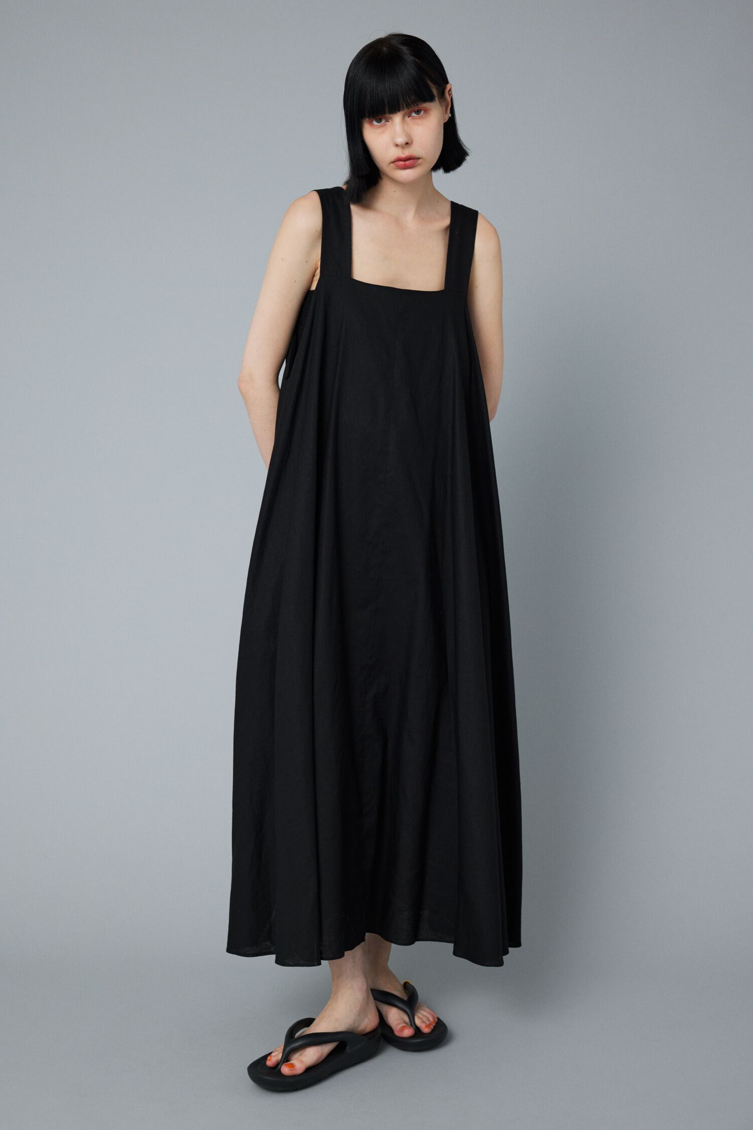 HeRIN.CYE「Back open dress」|ワンピース|BLK