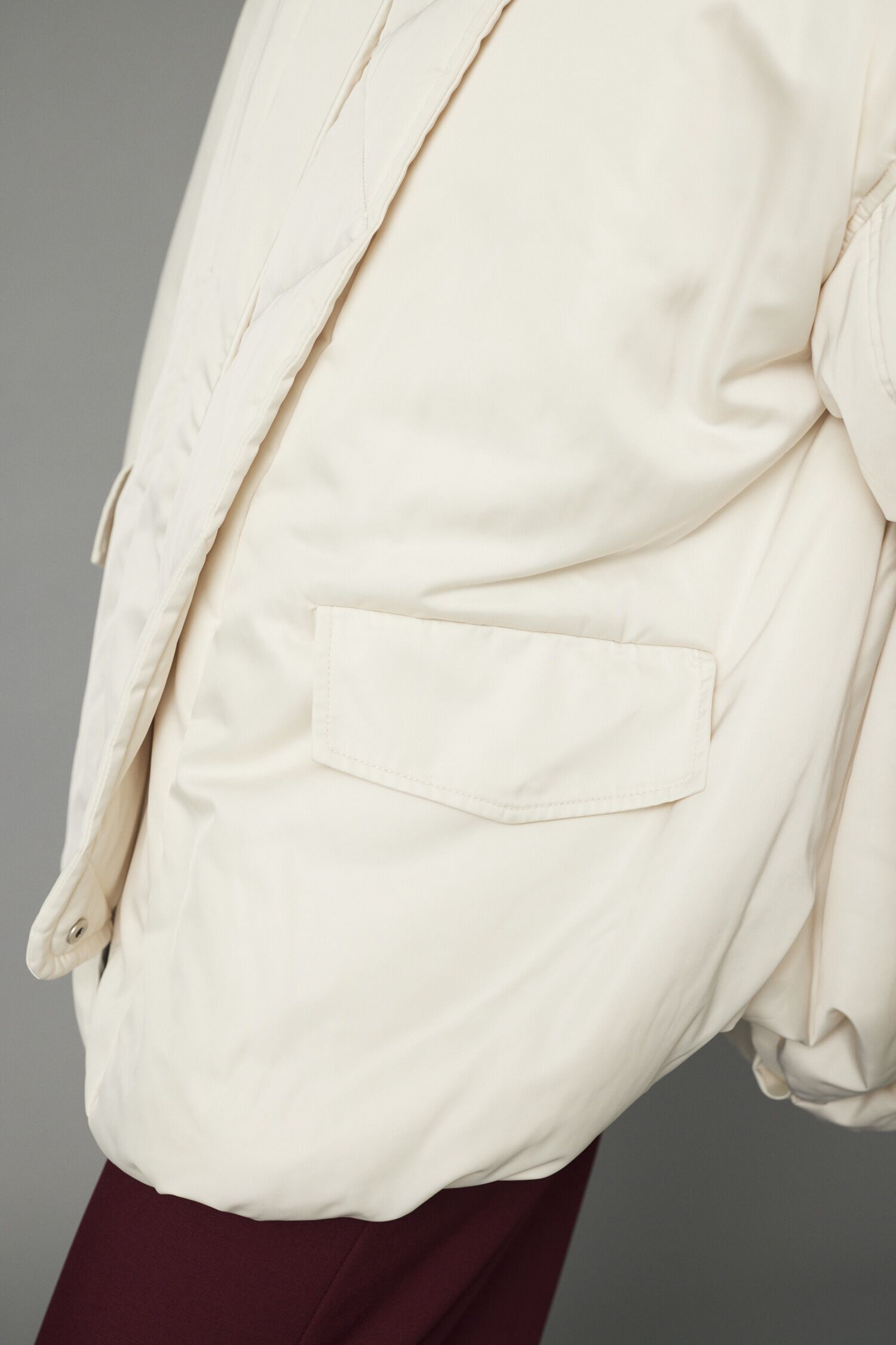 HeRIN.CYE「Egg MA-1」|ブルゾン・スタジャン|