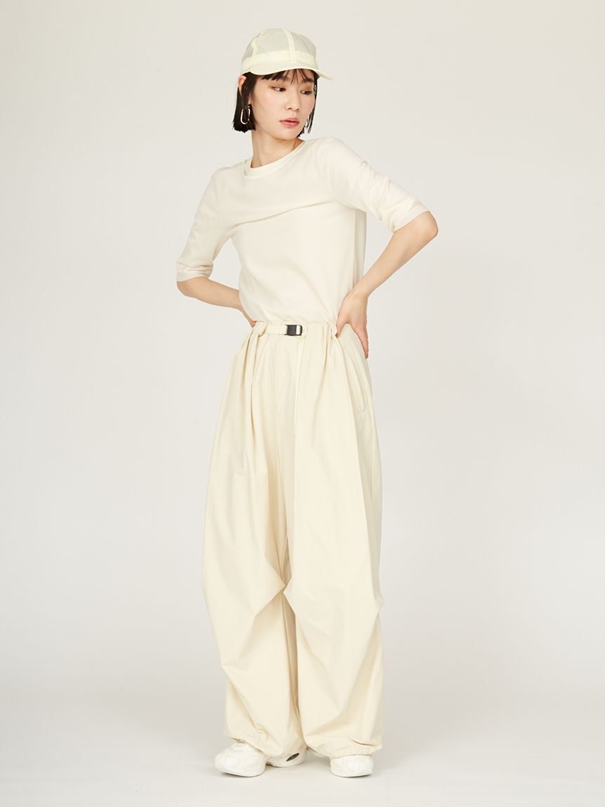 emmi atelier「パラシュートパンツ」|チノ|