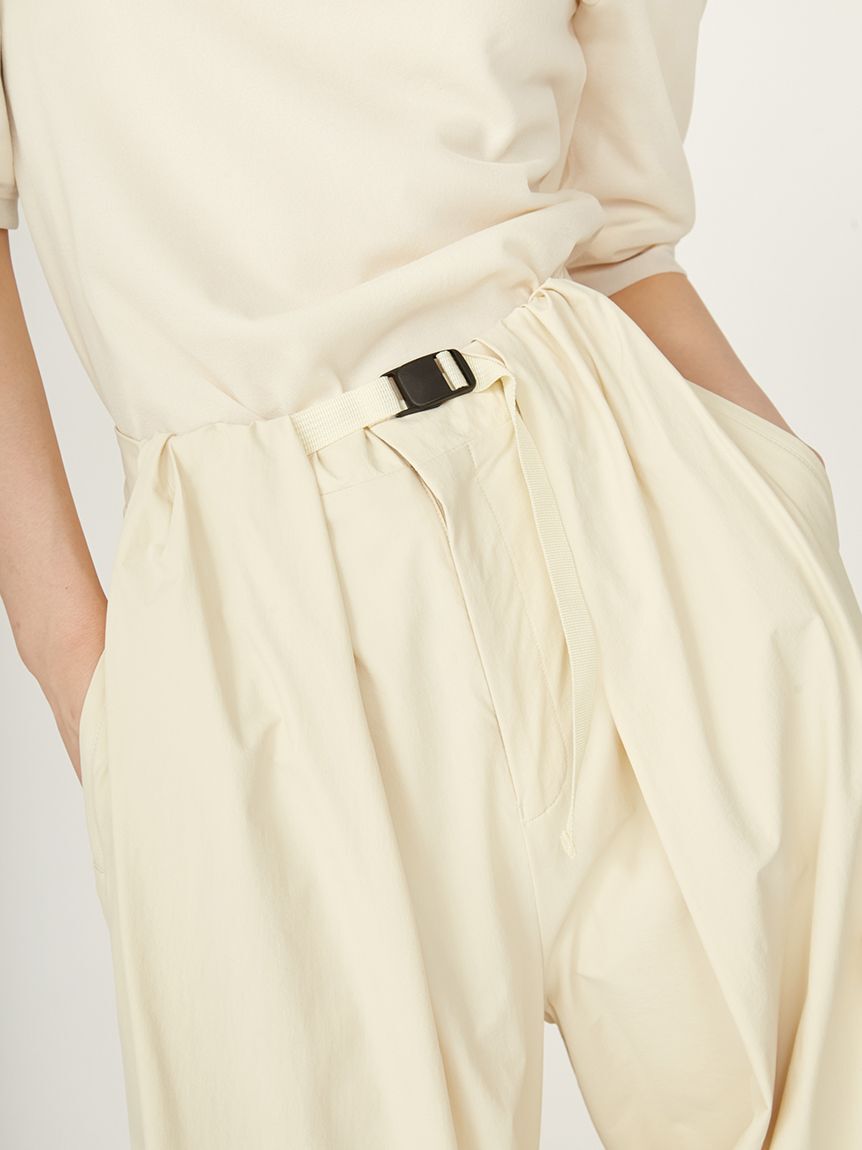 emmi atelier「パラシュートパンツ」|チノ|