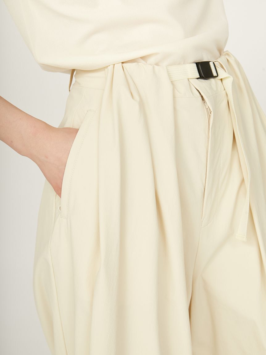 emmi atelier「パラシュートパンツ」|チノ|