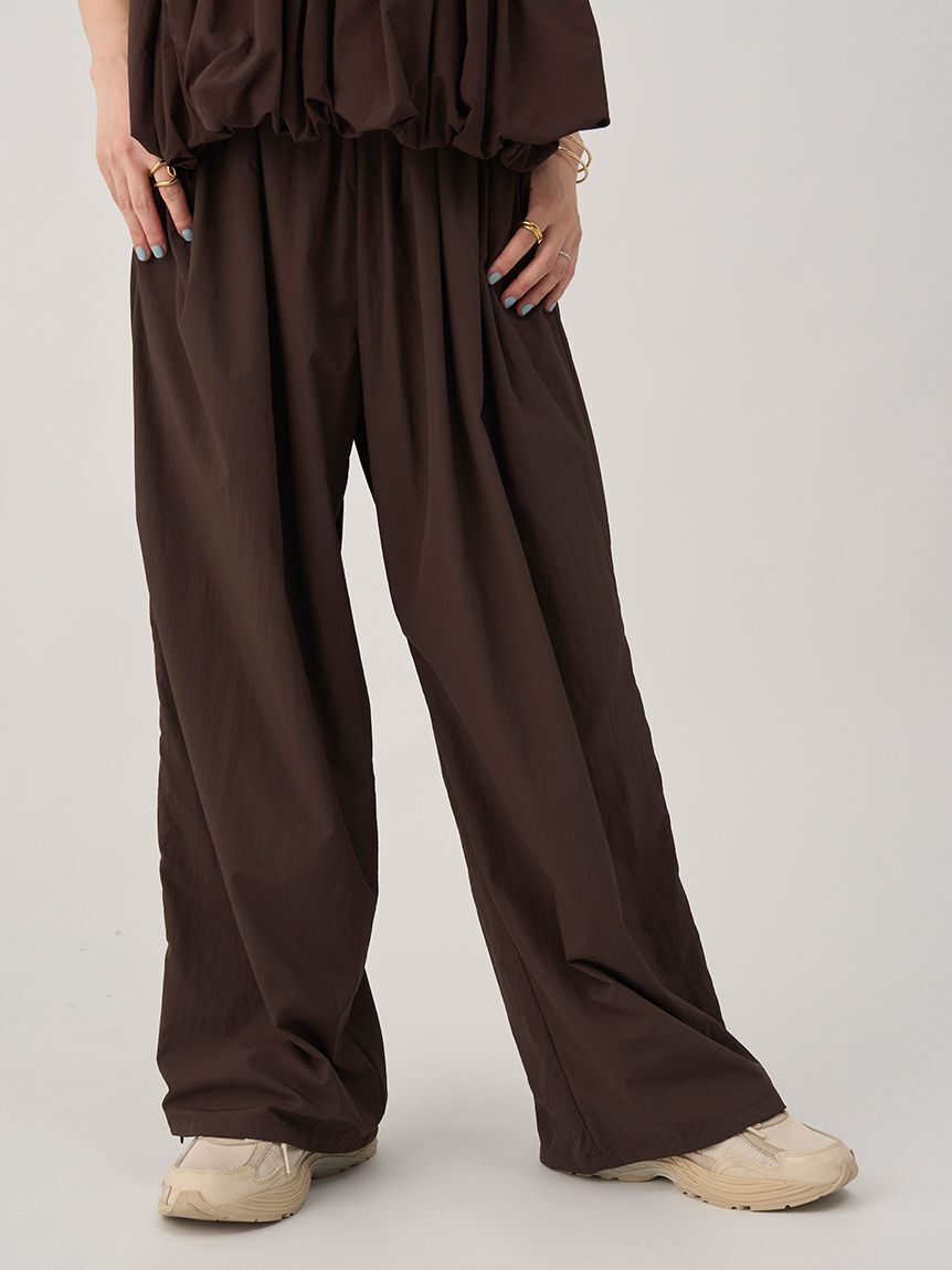 emmi atelier「ナイロンイージーパンツ」|チノ|