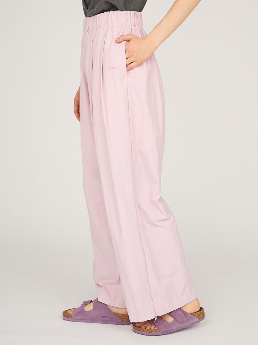 emmi atelier「ナイロンイージーパンツ」|チノ|