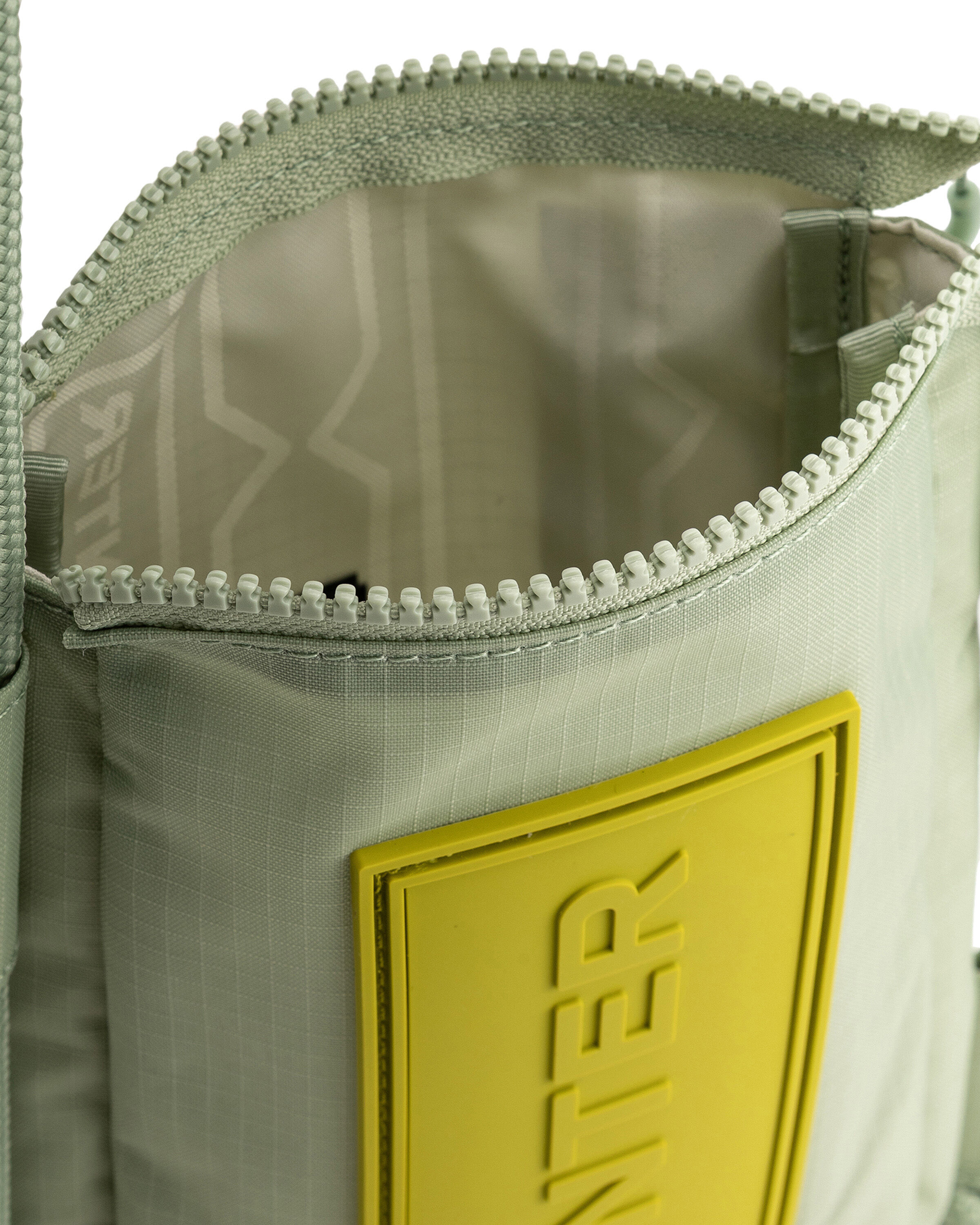 HUNTER「トラベル リップストップ リサイクル ナイロン フォンポーチ」|ショルダー・メッセンジャー|