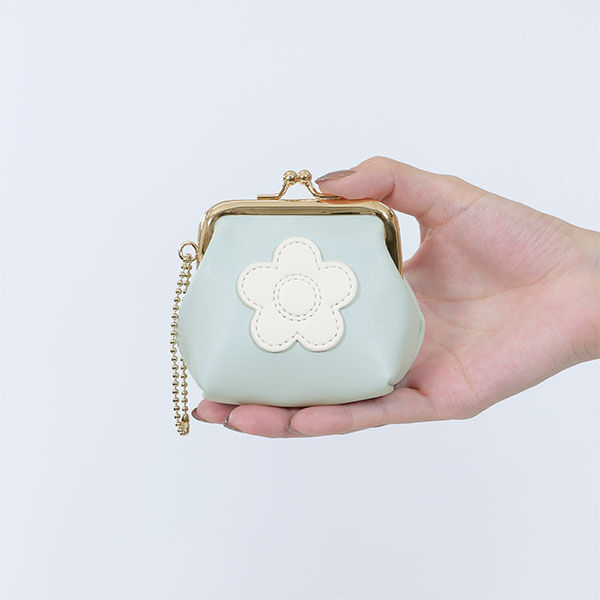 MARY QUANT「シンプルデイジーマーク２ ガマ口ポーチミニ」|ポーチ|ライトブルー