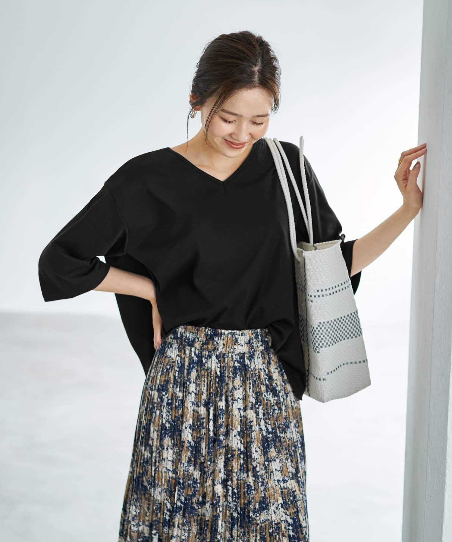 STYLE DELI「【ものづくりJAPAN】DIORAMA 7分袖VネックTシャツ」|Tシャツ・カットソー|ブラック