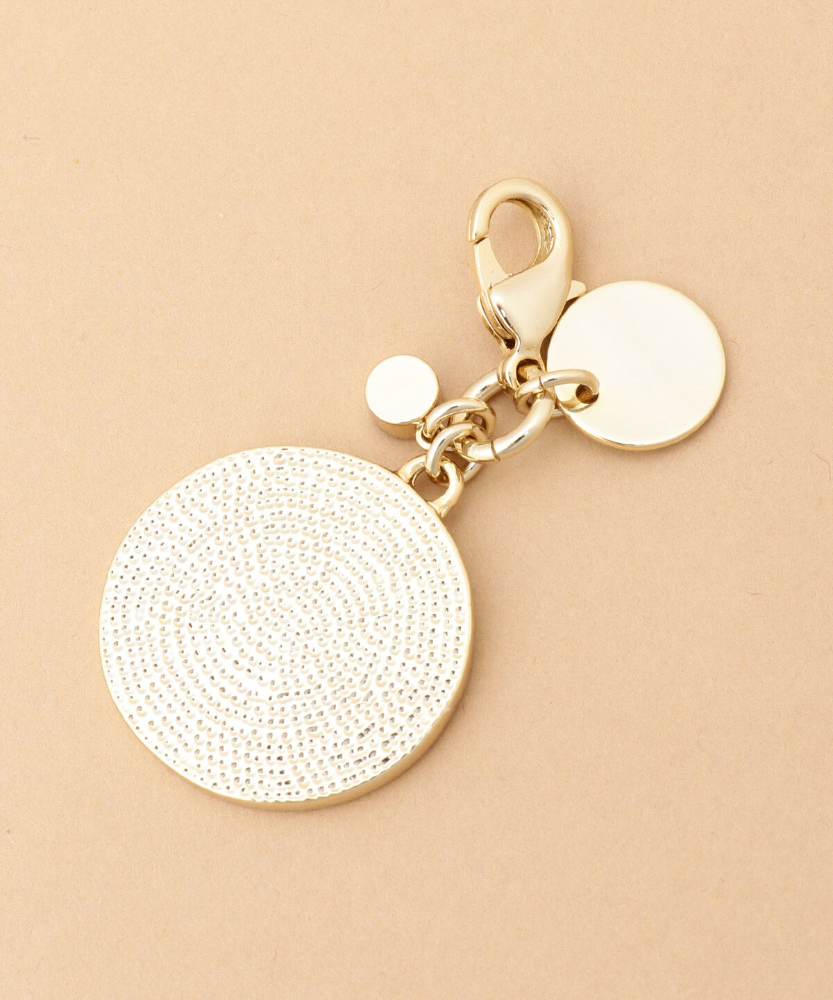 Samantha Thavasa「シャイニーイニシャルファスナーチャーム A」|チャーム・キーホルダー|