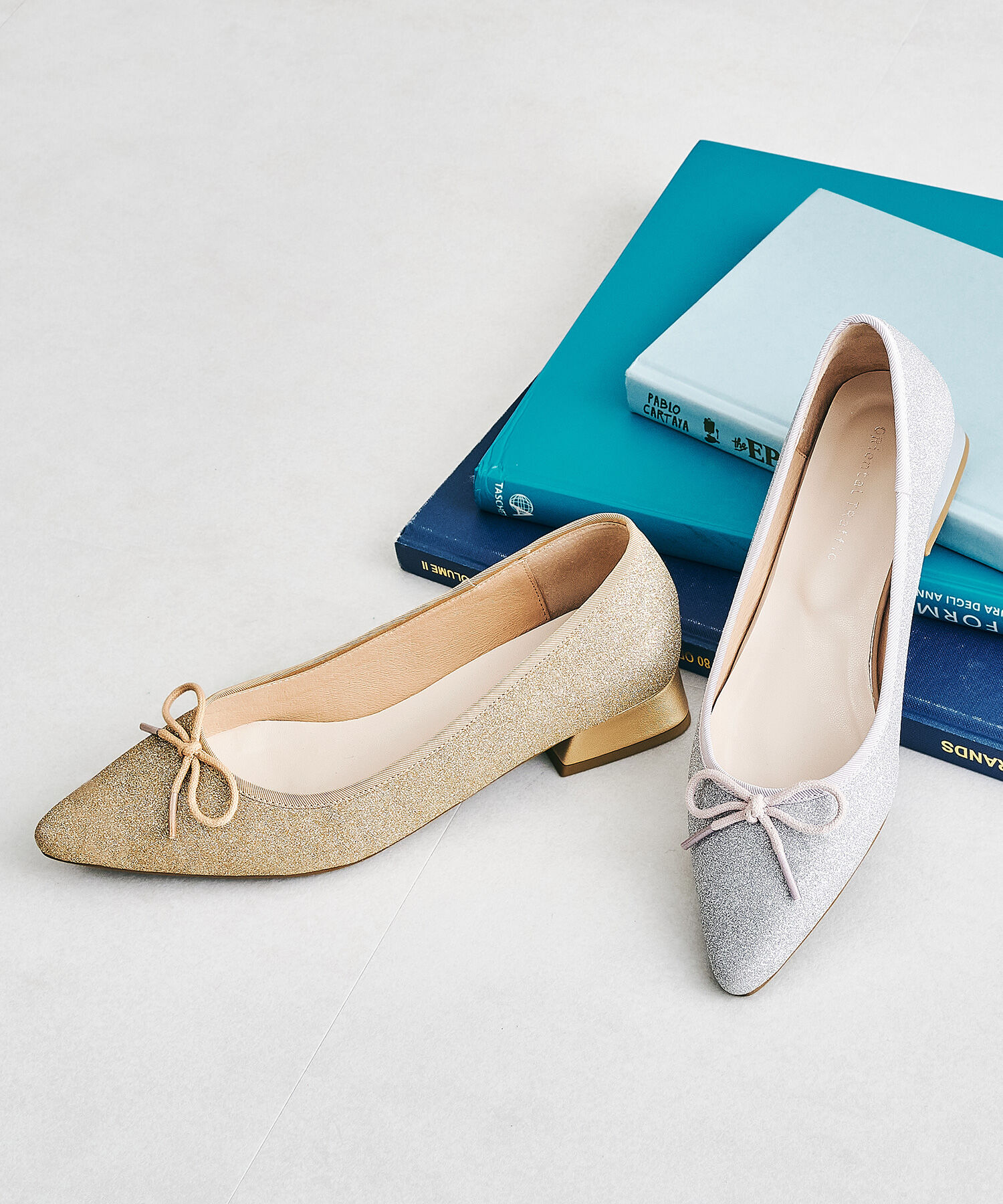 ORiental TRaffic「ポインテッドトゥグリッターバレエシューズ/41115」|パンプス|SILVER