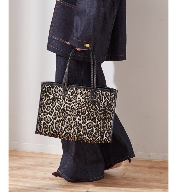 journal standard L'essage「《別注》【A VACATION】CLUB BAG L KHAKI LEO：トートバッグ」|トートバッグ|グリーンべース