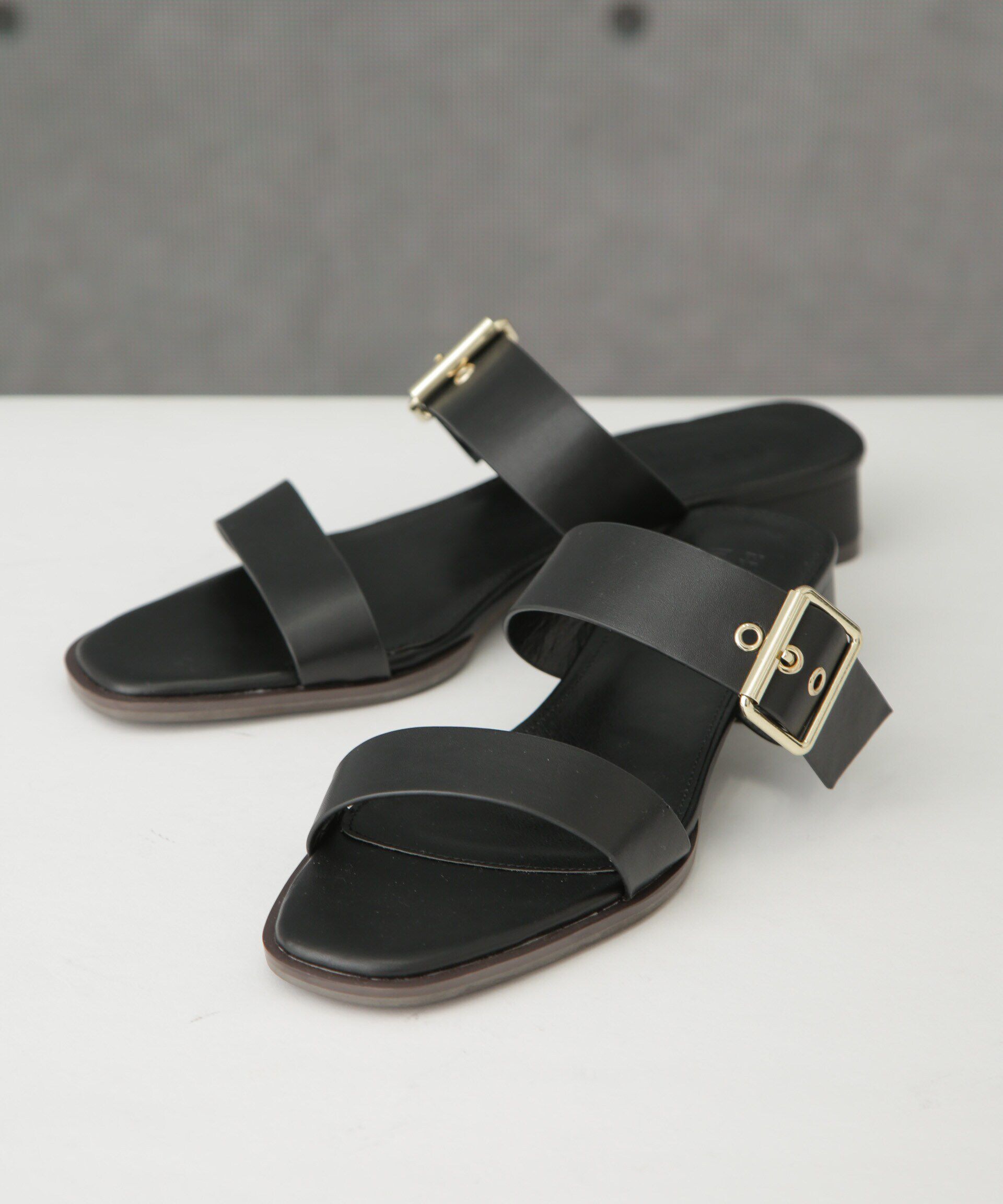 nano･universe「ゴールドバックルサンダル」|サンダル|