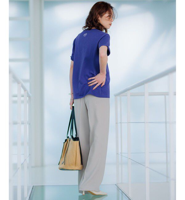 23区「【井波麻里衣さんコラボ】カリグラフィー 刺繍 Tシャツ」|Tシャツ・カットソー|