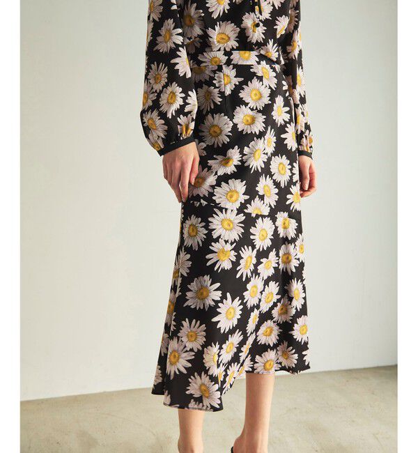 GRACE CONTINENTAL「マーガレットフラワープリントスカート」|スカート|ブラック