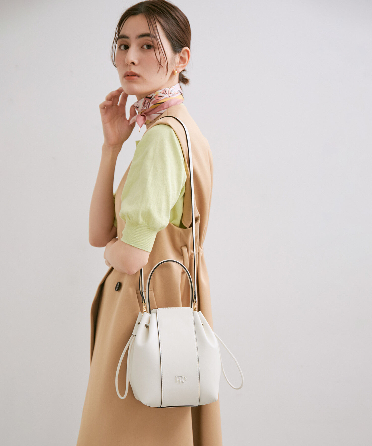 ROPE「【追加生産・新色登場】RPロゴ スプリットレザードロストミドルバッグ」|ハンドバッグ|