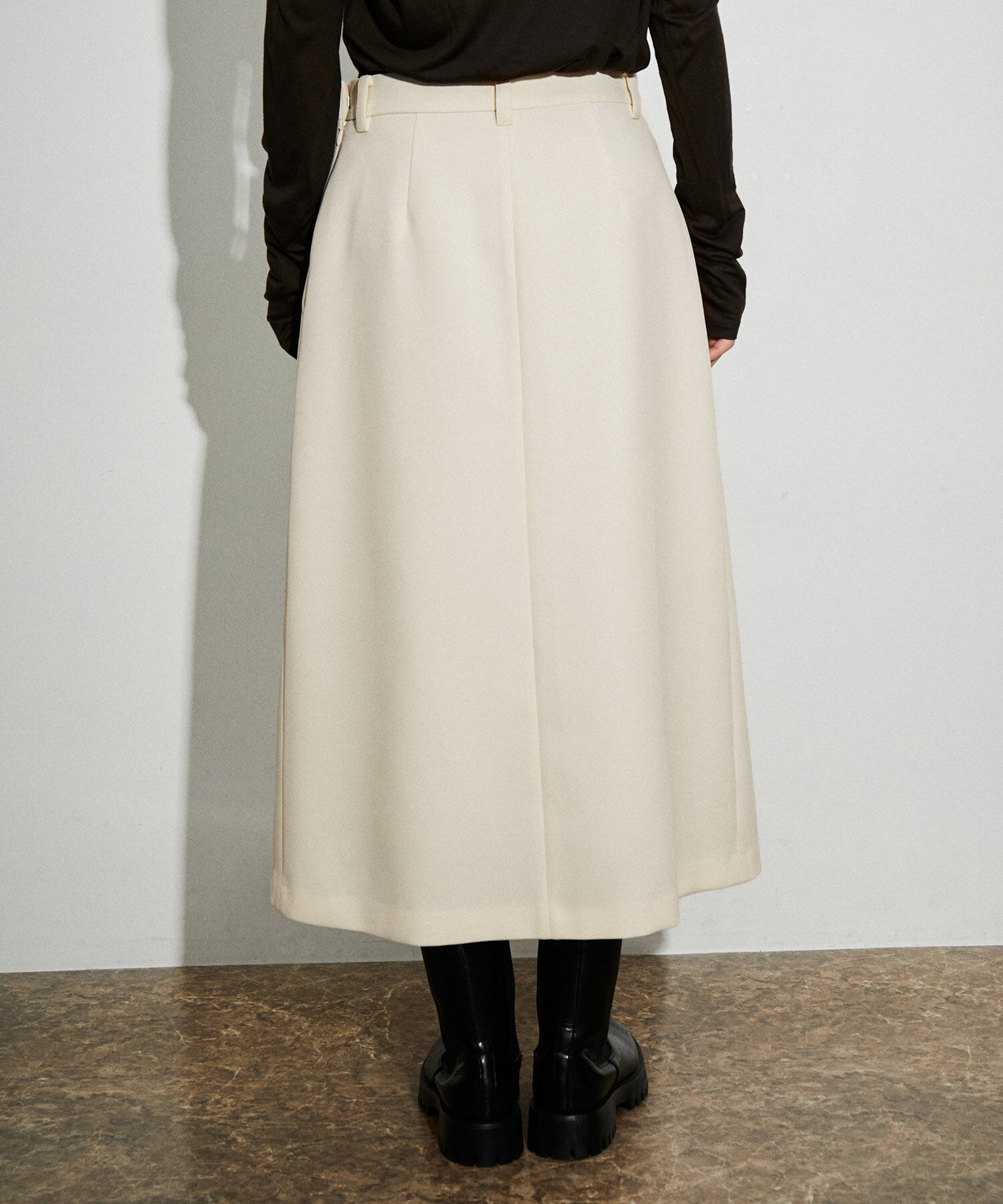 ADAM ET ROPE'「【サステナブル】デザインタックフレアスカート」|スカート|