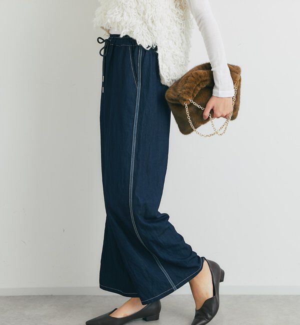  「《楽な履き心地》シャイニーデニムワイドパンツ」|デニム|
